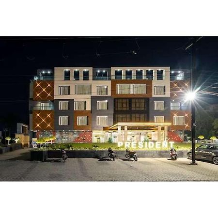 Hotel Shivay President Udždžain Exteriér fotografie