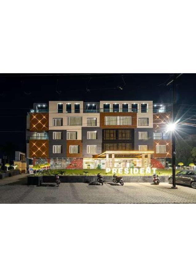 Hotel Shivay President Udždžain Exteriér fotografie
