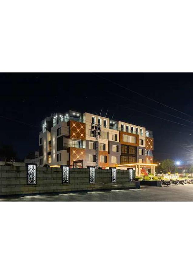 Hotel Shivay President Udždžain Exteriér fotografie